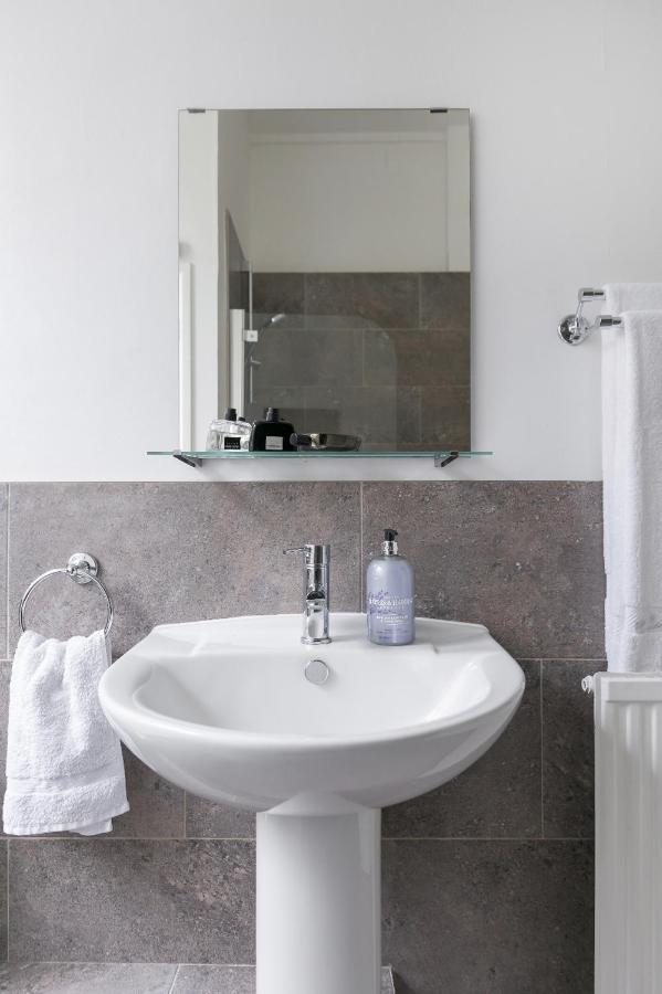 Chic 1 Bedroom Apartment In Bloomsbury, Sleeps 4 London Exterior foto